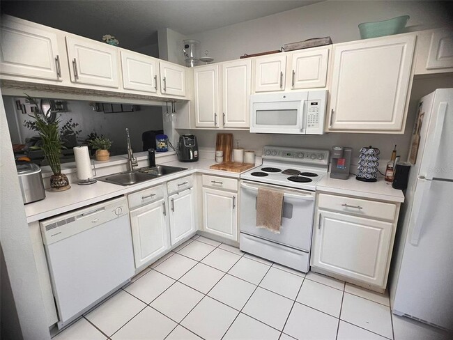 Building Photo - 2435 Lake Woodberry Cir