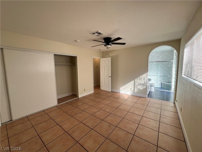 Building Photo - 6617 Baywood Ave