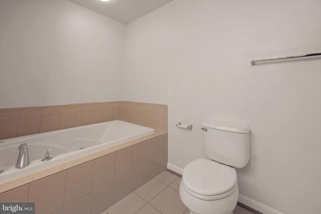 Building Photo - 15555 John Diskin Cir
