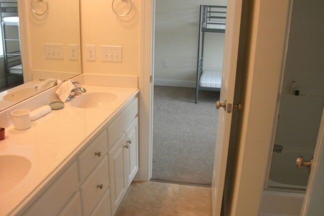 Building Photo - 3809 Savannah Way