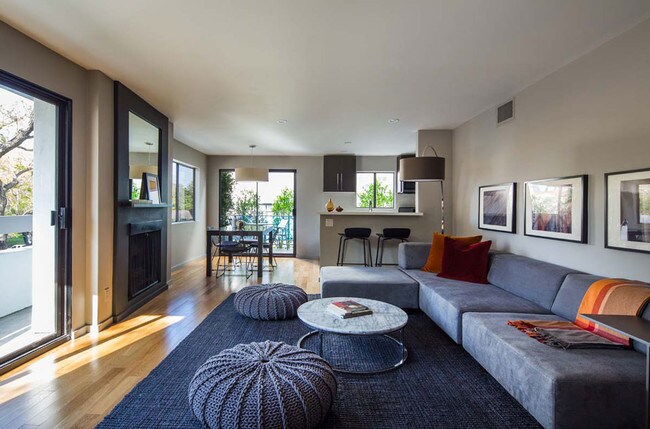 Building Photo - 888 Hilgard  Furnished Residences
