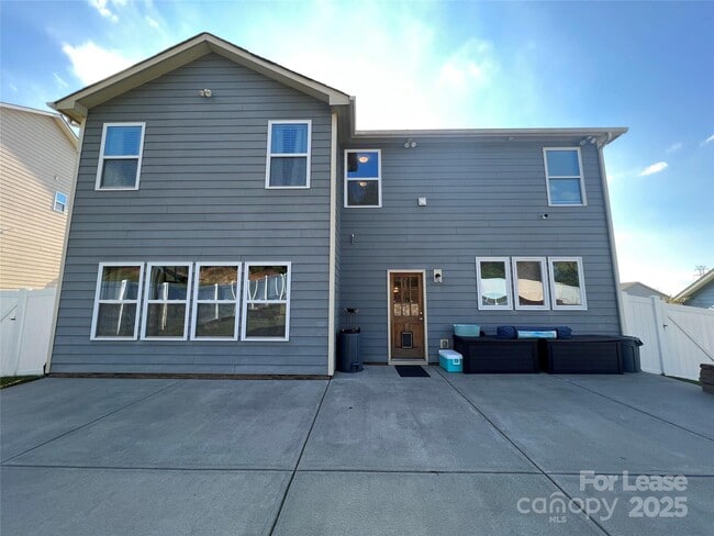 Building Photo - 4032 Huntley Glen Dr