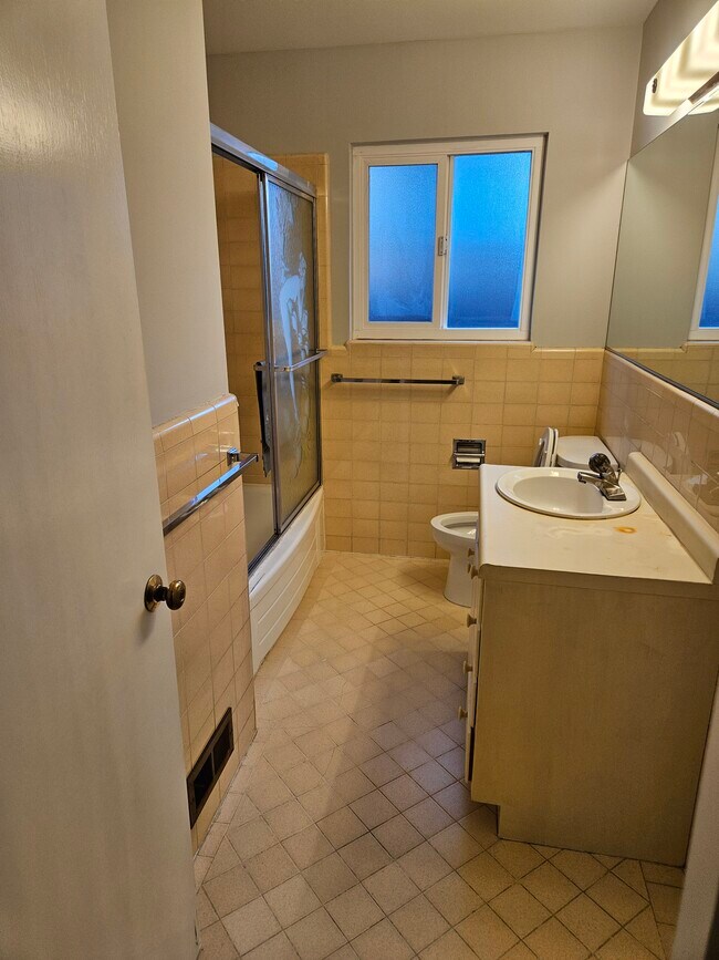 Building Photo - 3107 Alameda de las Pulgas