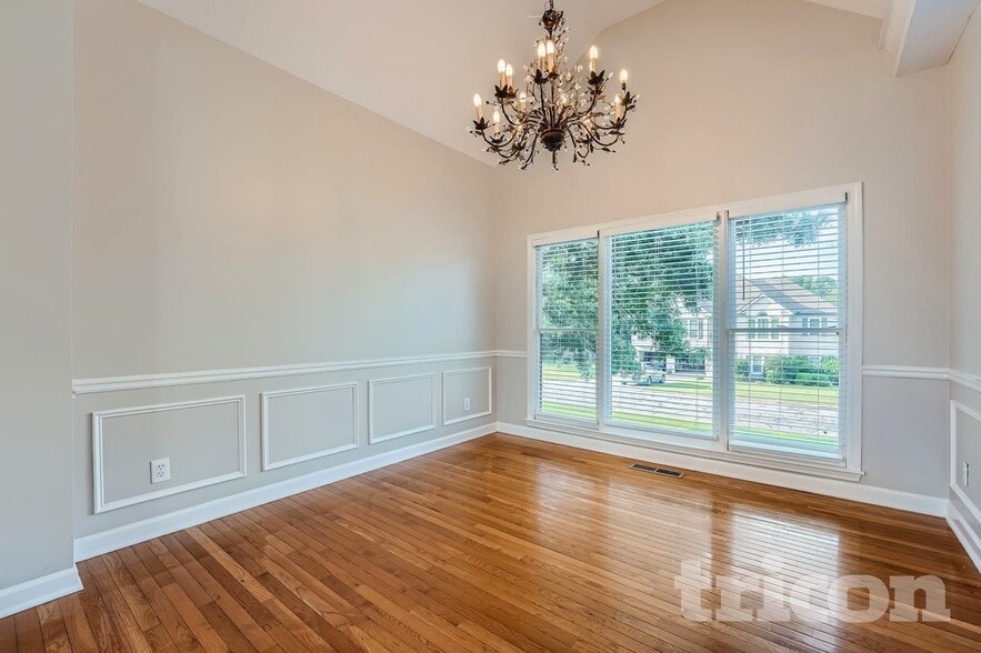 Building Photo - 4 Stonehenge Ct