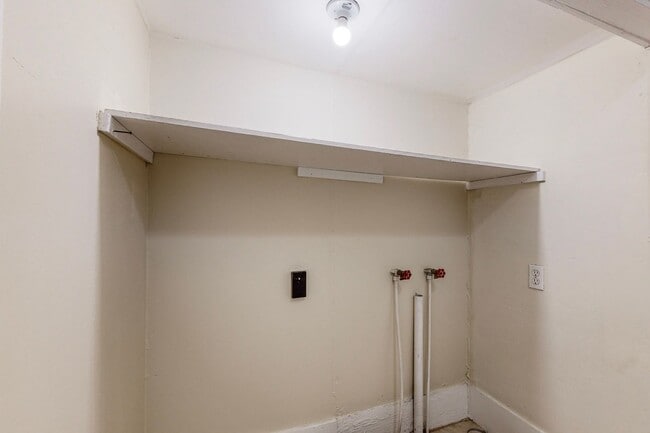 Building Photo - Available Mid-July! 3 Bedroom Home for Lea...