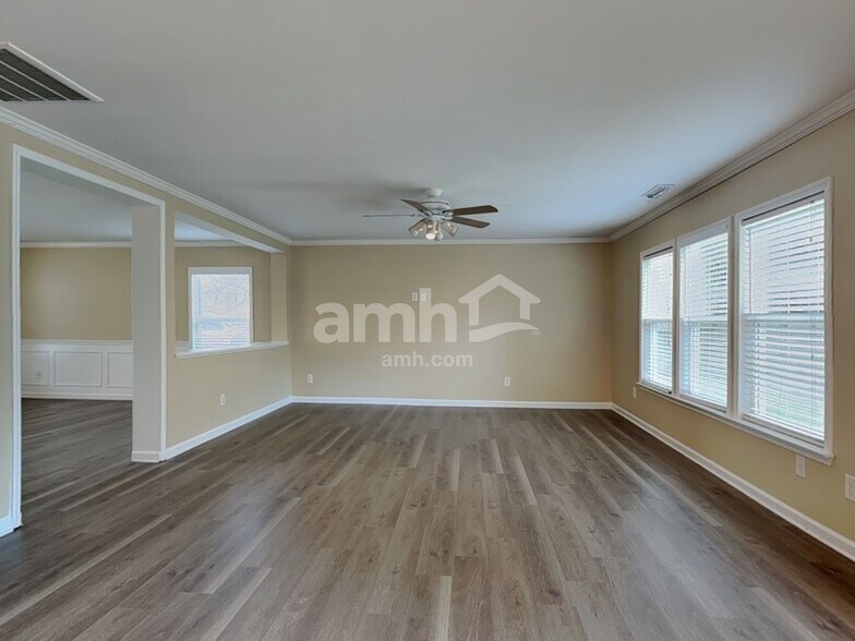 Building Photo - 342 Ashdale Dr