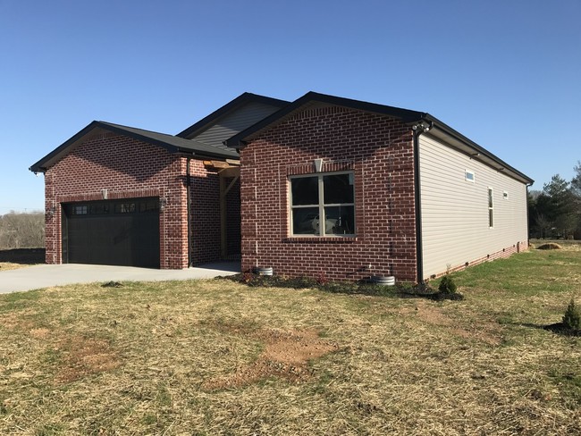Building Photo - 1042 Quiver Ln,  Sango Exit 11