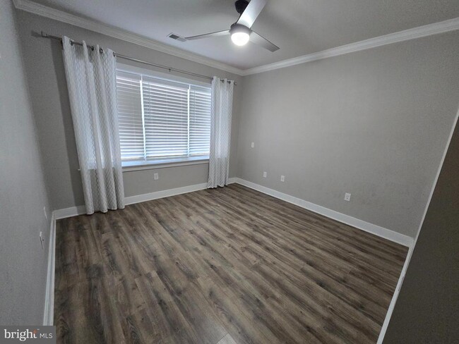 Building Photo - 9521 Bastille St