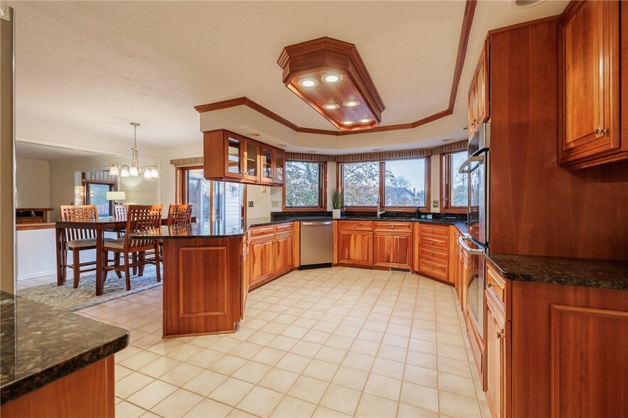 kitchen - 9 Glen Valley Dr