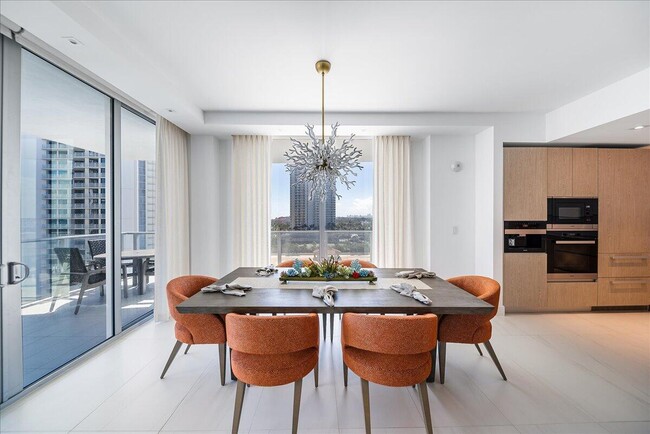 Building Photo - 3100 N Ocean Dr