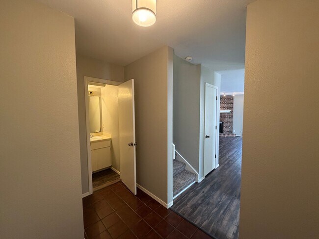 Building Photo - Belknap/Barton