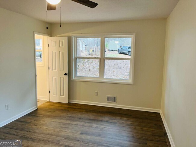 Building Photo - 502 Bavarian Dr