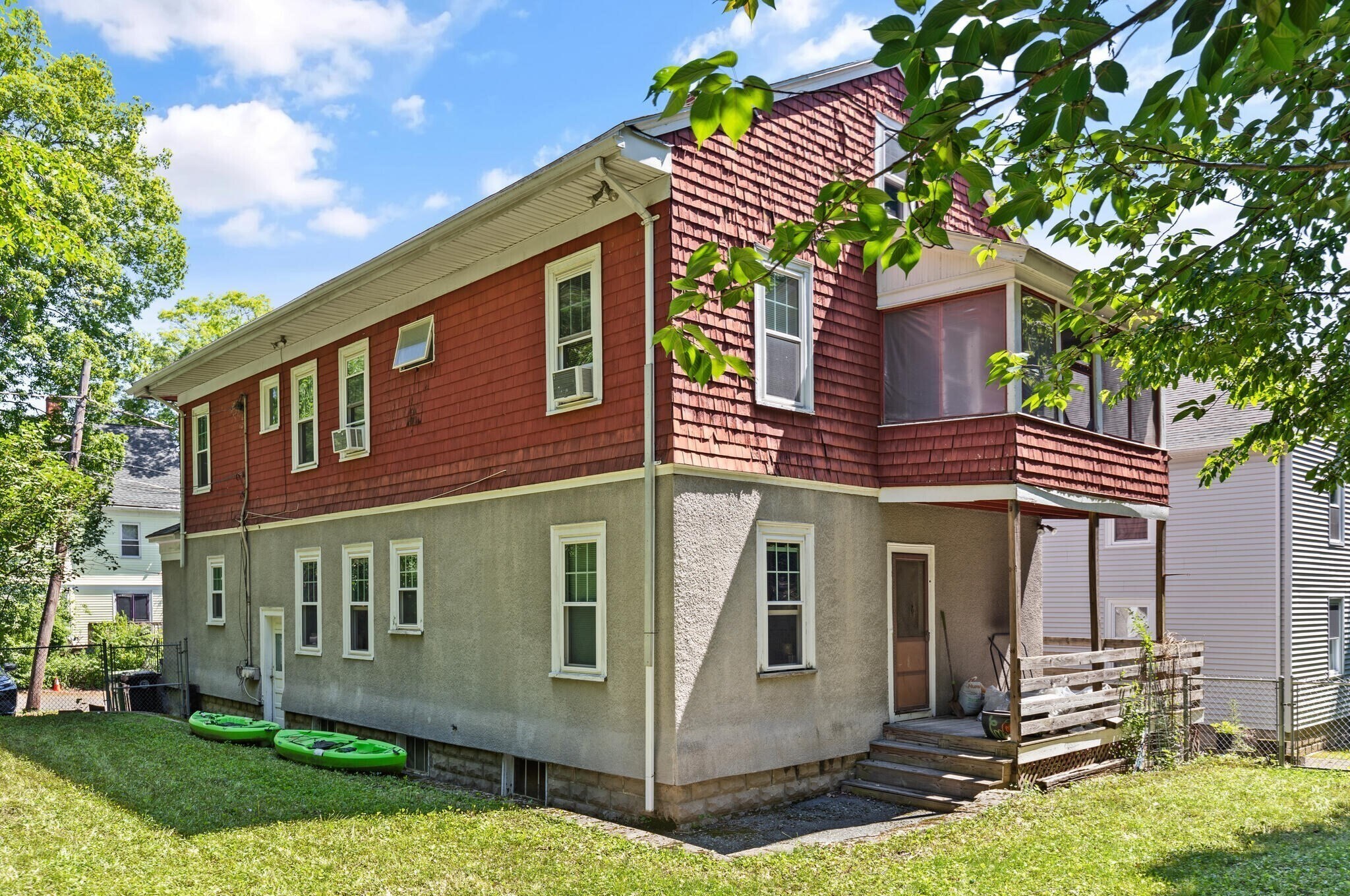 Building Photo - 212 Maplewood St