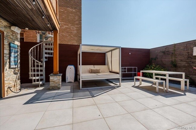 Building Photo - 11 Michigan St