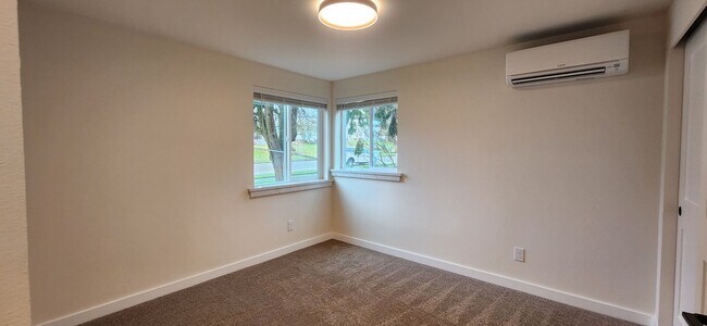 Building Photo - 3213150