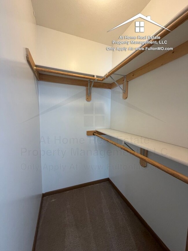 Building Photo - Gates Boulevard 2629–2631 Duplex