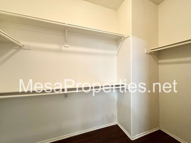 Building Photo - 12261 Luna Rd