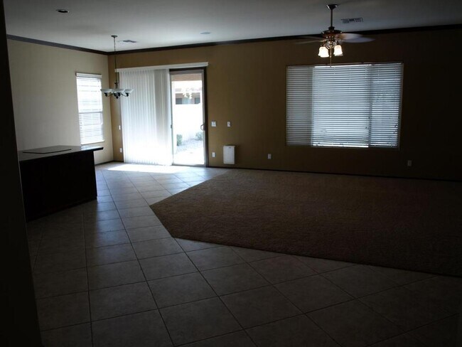 Building Photo - 3226 W Leisure Ln