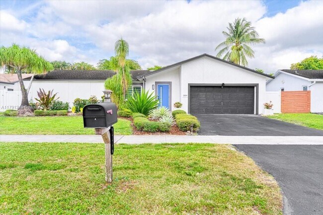 Building Photo - 5804 SW 116th Ave