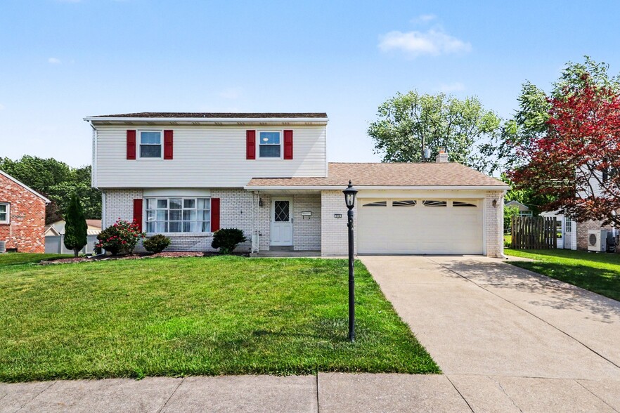 Building Photo - 314 Somerset Dr
