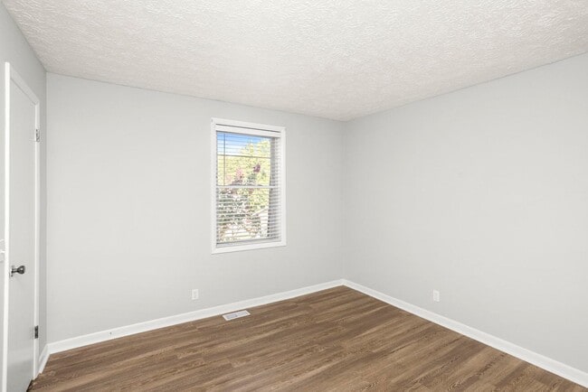 Building Photo - 3307 Falls Creek Dr