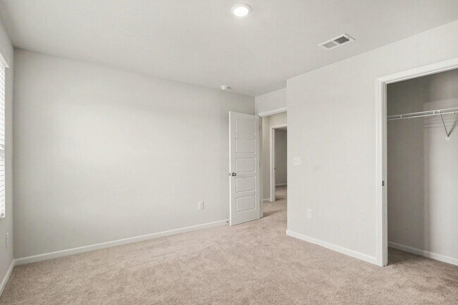 Building Photo - 1120 Tibetan St