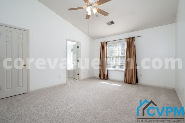 Building Photo - 2668 Streamview Dr