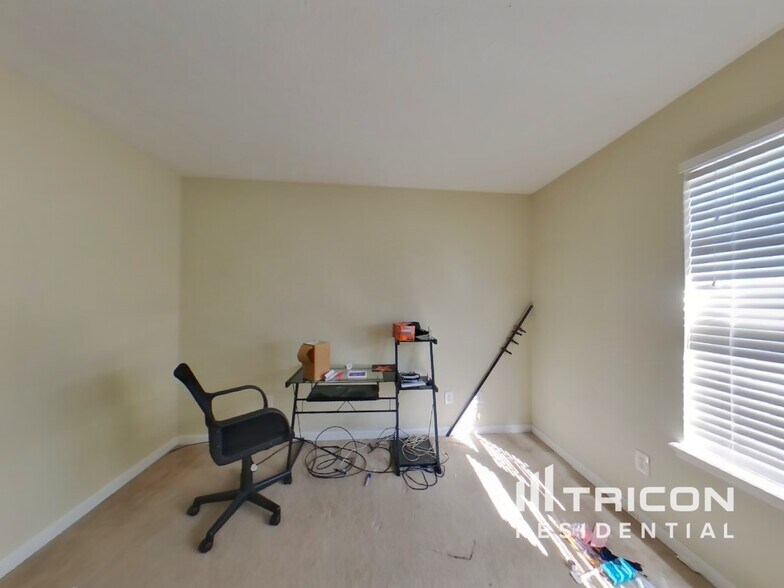 Building Photo - 8146 Birchfield Dr