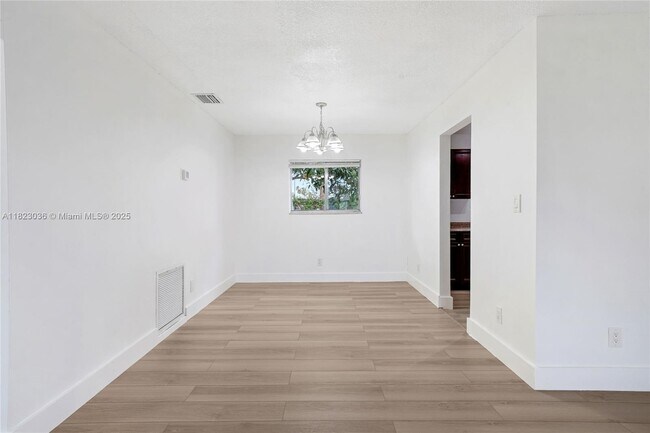 Building Photo - 2530 NW 26th Ave