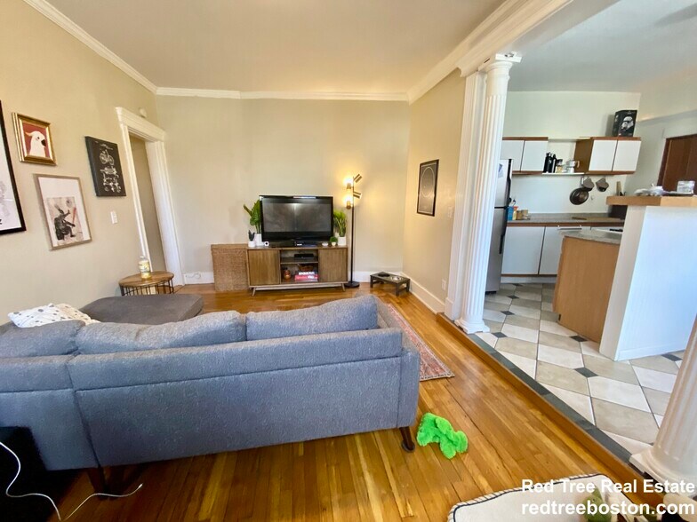 Building Photo - 5 Braemore Rd