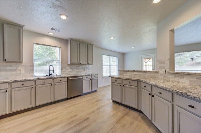 Building Photo - 4931 Lake Catherine Ct