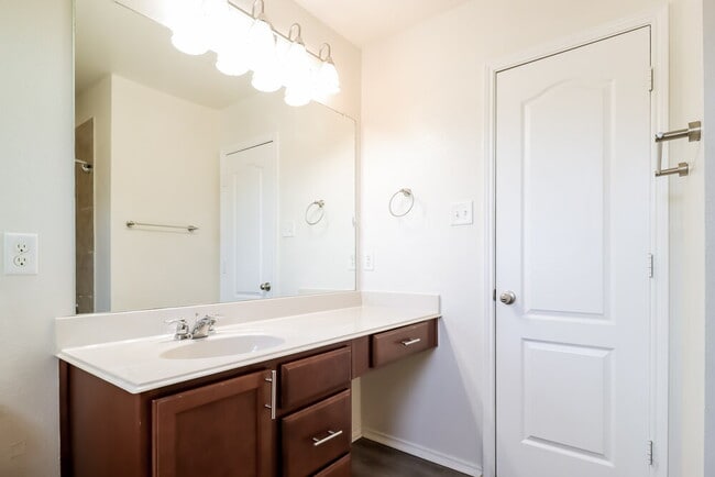 Building Photo - 6928 Glade Oaks Dr