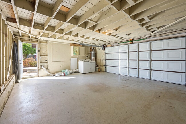 Building Photo - 4202 Dakota Dr