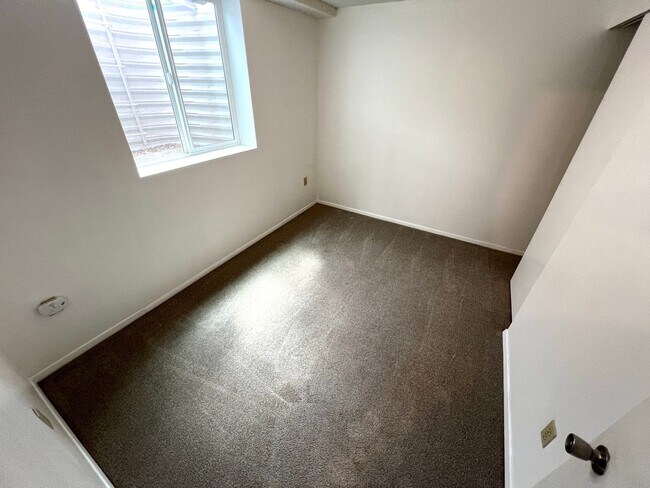 Building Photo - 1429 Aspen St