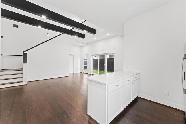 Building Photo - 7722 Jack Oak Ave