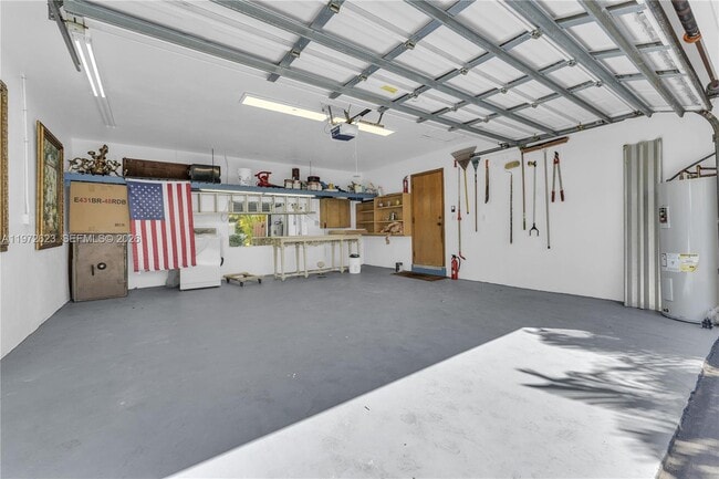 Building Photo - 15305 SW 74th Ct