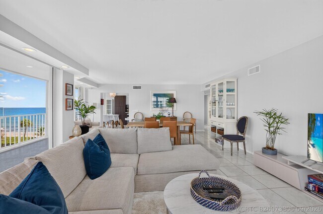 Building Photo - 3211 S Ocean Blvd