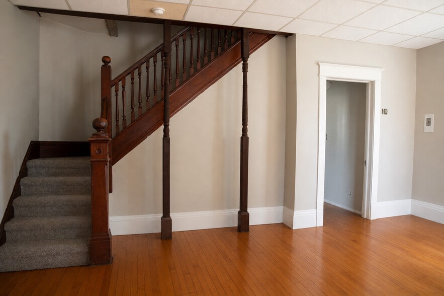 Building Photo - 1203 S Farwell St