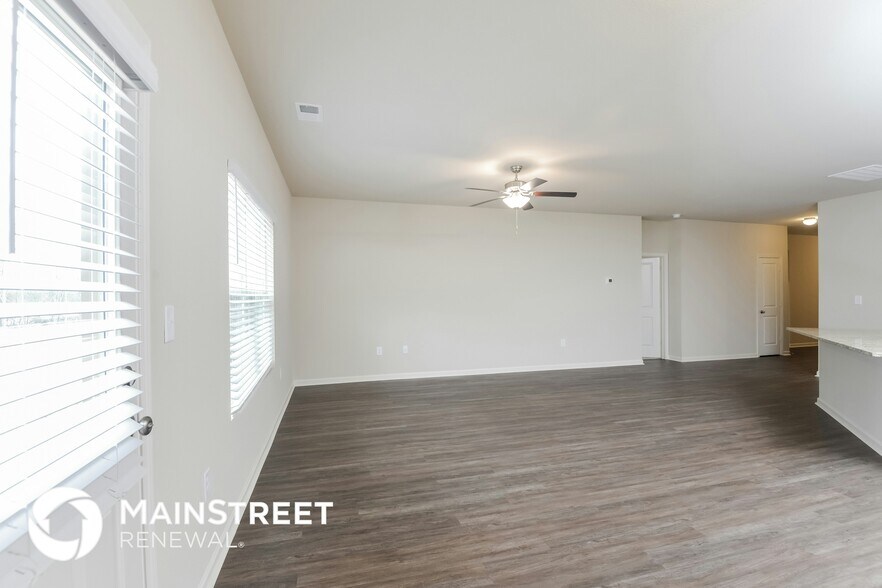 Building Photo - 250 Smith Glen Dr