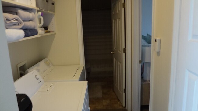 Building Photo - Great One Bedroom near Provo Rec Center, U...