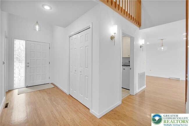 Building Photo - 5721 Crawford Dr