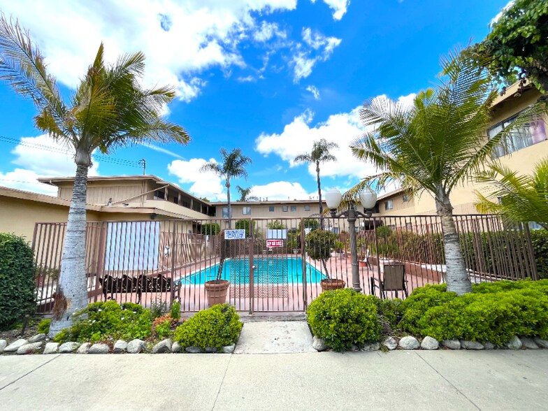 Primary Photo - 515 W G St