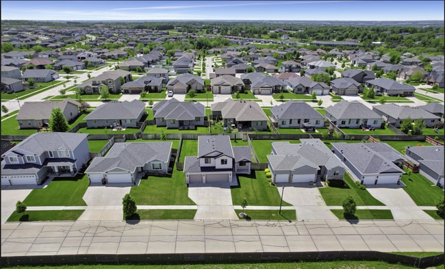 Building Photo - 7339 Yankee Woods Dr