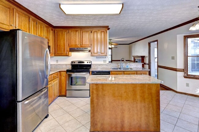 Building Photo - 411 Willards Way