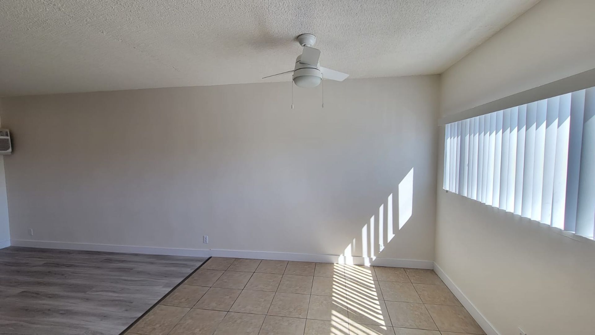 Building Photo - 13129 Oxnard St