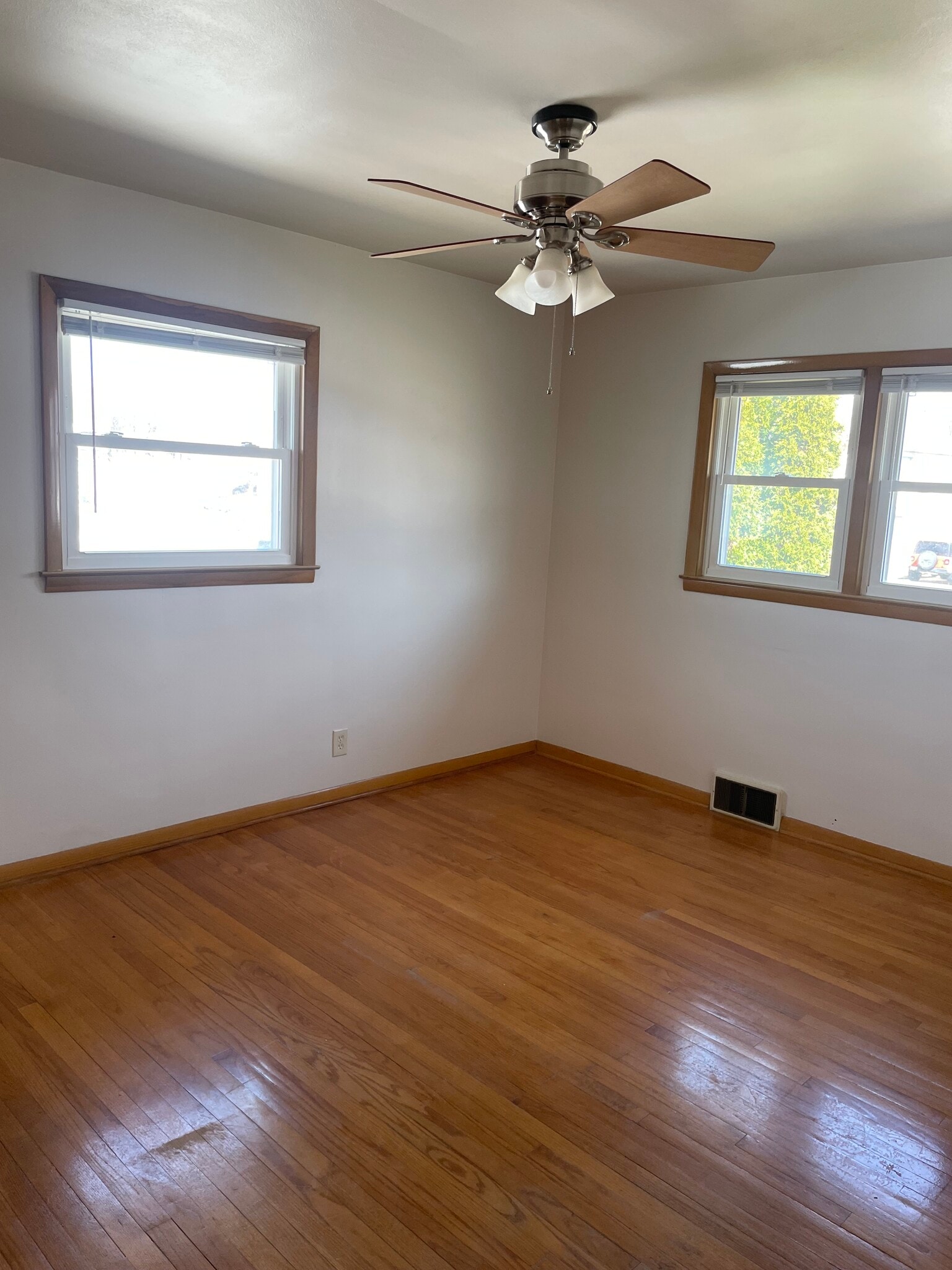 Building Photo - 3957 N 98th St