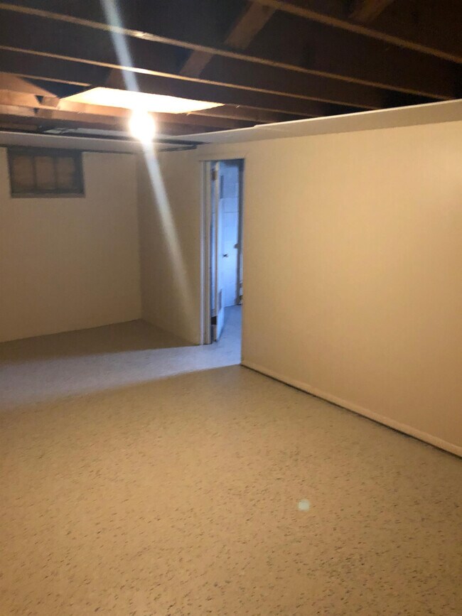 Building Photo - 6506 N 36th St