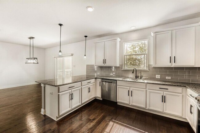 Building Photo - 194 Danish Dr