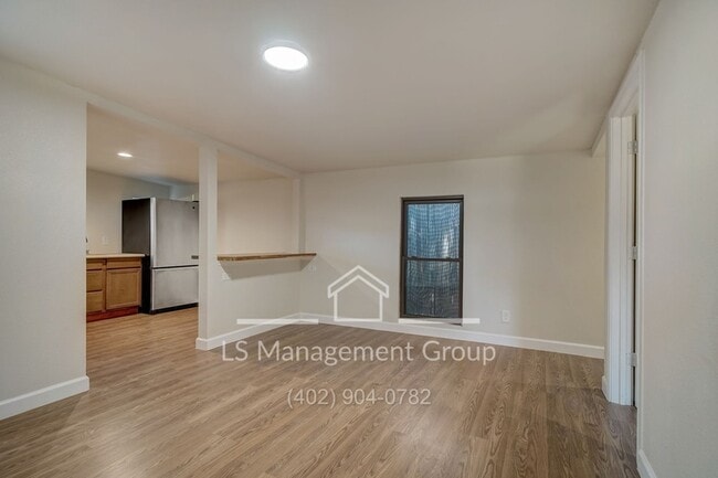 Building Photo - 609 Taft Blvd