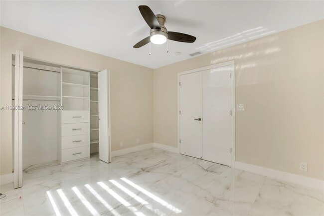 Building Photo - 10425 NW 48th Manor